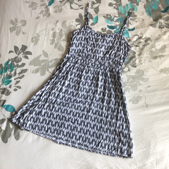 H&M Dresses & Skirts - Black and White Summer Dress